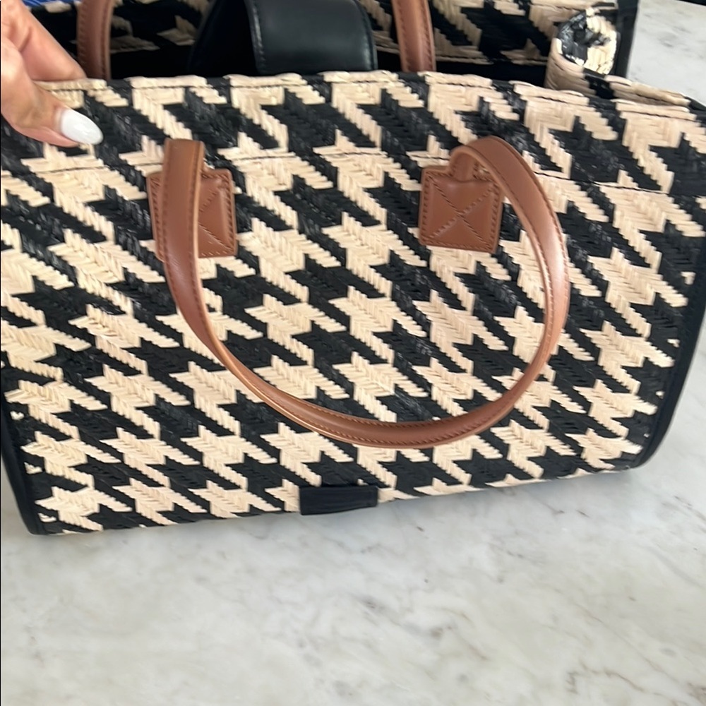 Vince Camuto Saly Black and Tan woven Houndstooth Tote Bag-NWOT sold out online - Picture 6 of 8